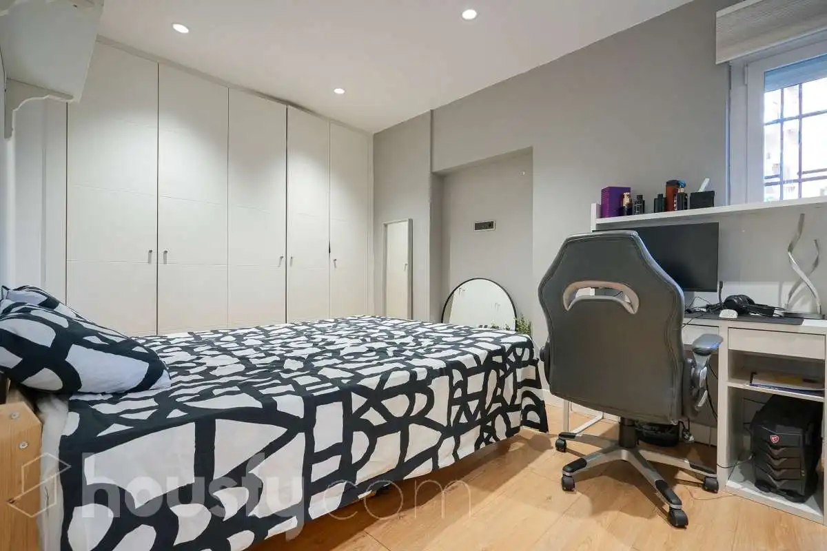 Bedroom of Duplexes for sale in Madrid  with Air Conditioner, Heating and Storage room