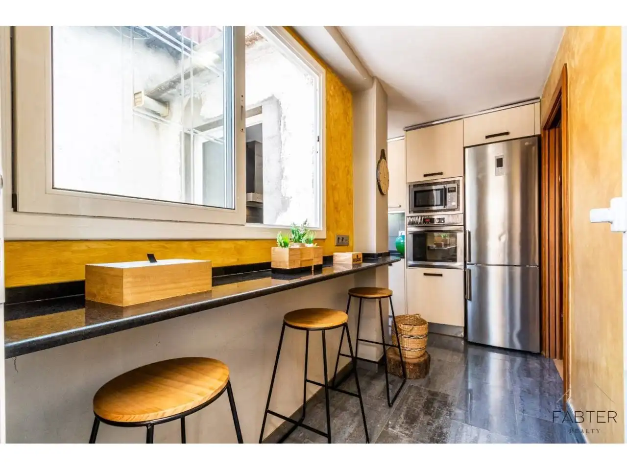 Küche von Dachboden zum Verkauf in Terrassa mit Klimaanlage, Heizung und Terrasse