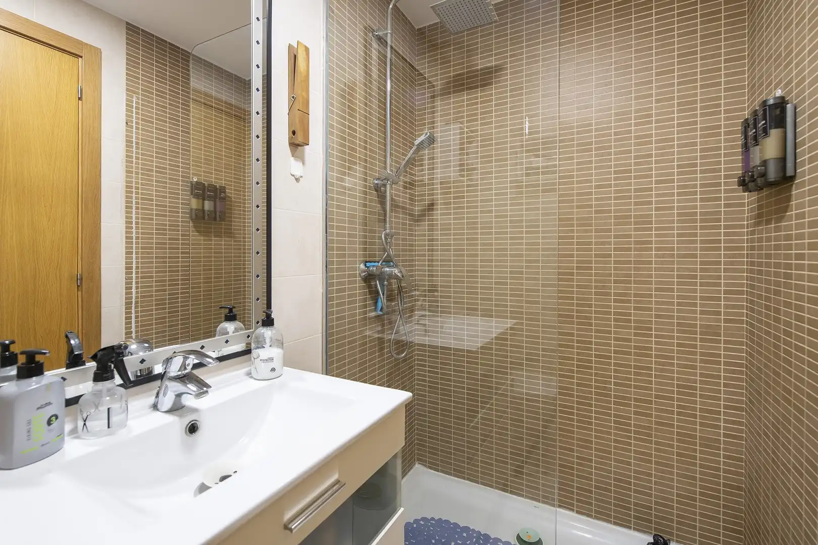 Baño de Piso en venta en Banyoles con Calefacción, Trastero y Balcón
