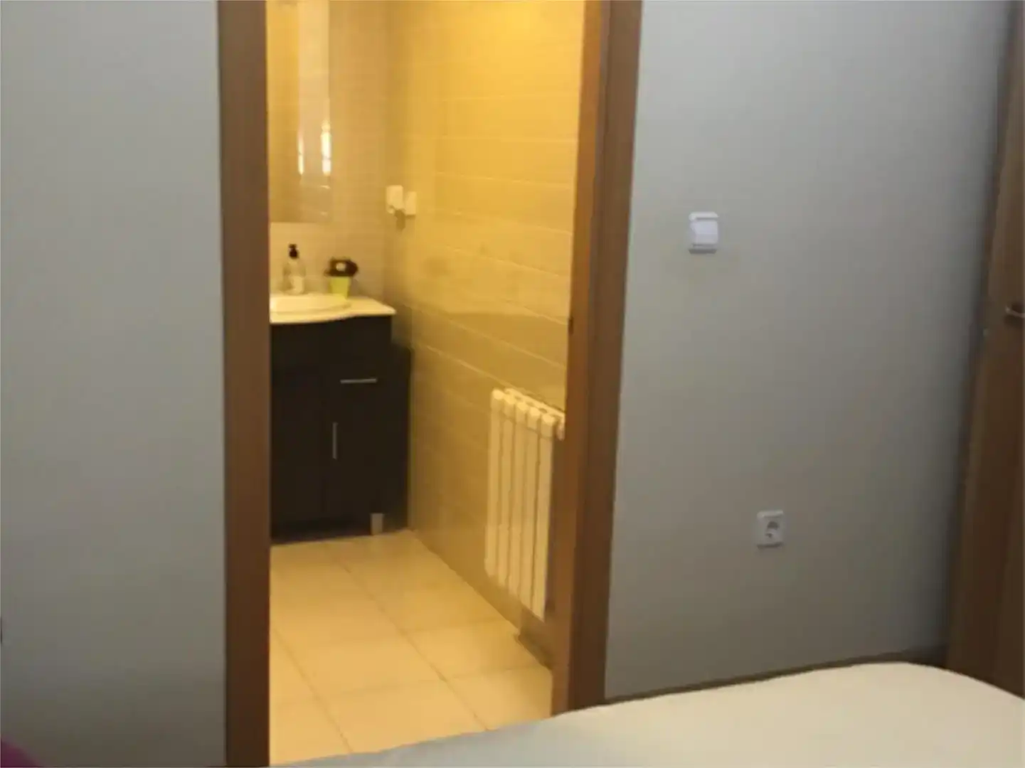 Baño de Piso para compartir en Almendralejo con Aire acondicionado, Parquet y Amueblado