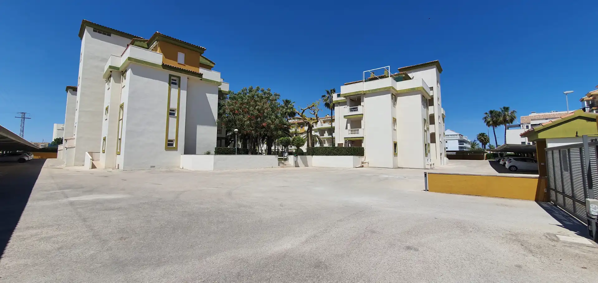 Parking de Apartamento de alquiler en Dénia con Aire acondicionado, Calefacción y Terraza