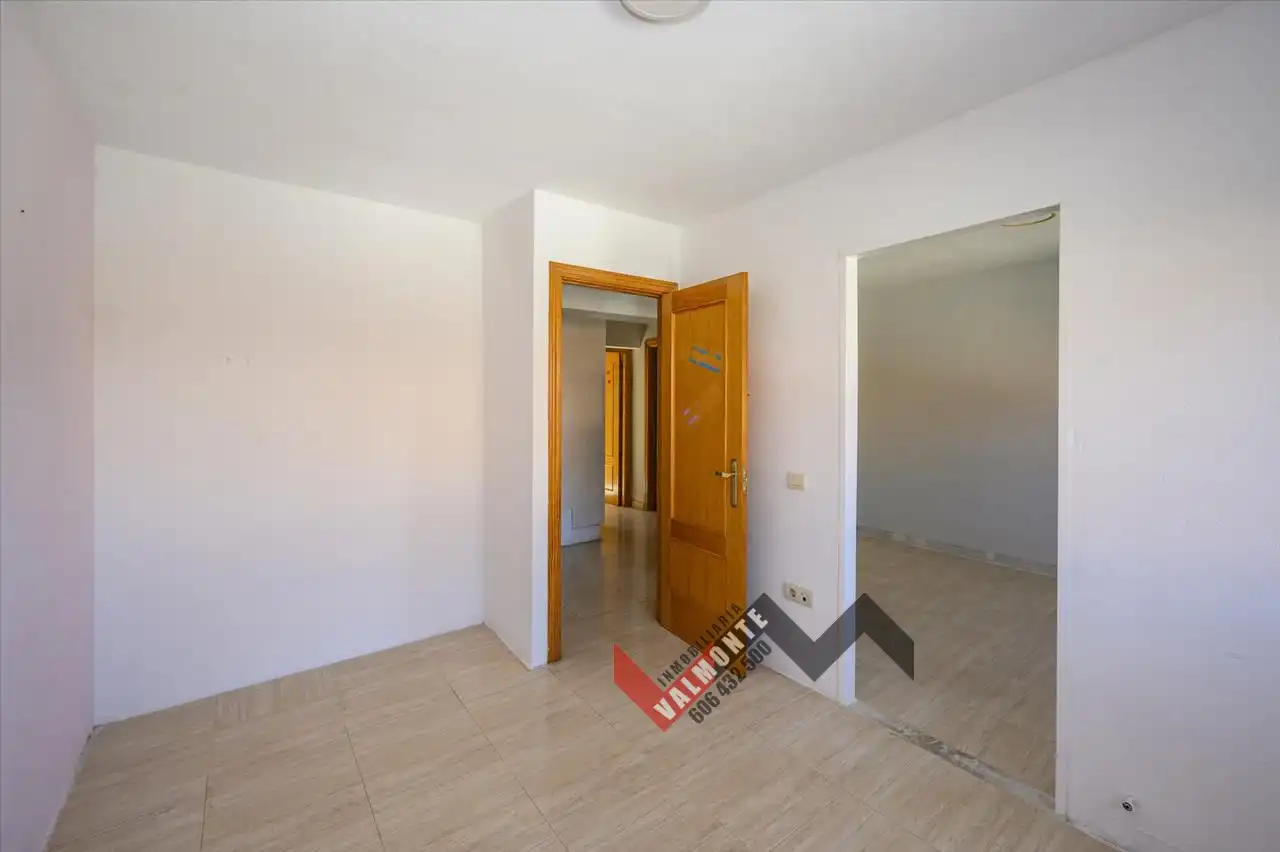 Dormitori de Casa o xalet en venda en Chozas de Canales amb Calefacció i Terrassa