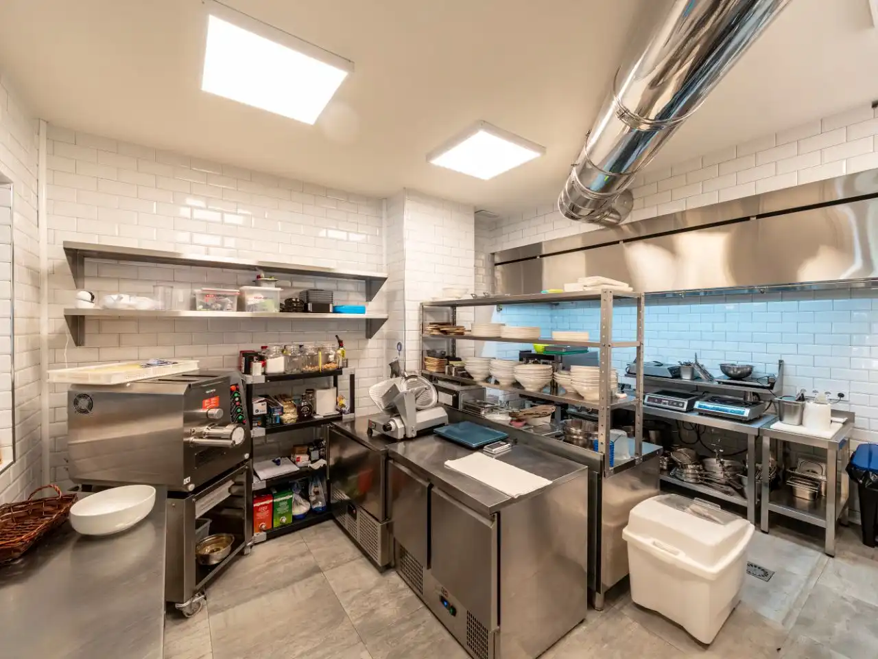 Cocina de Local en traspaso en Madrid con Aire acondicionado, Calefacción y Terraza
