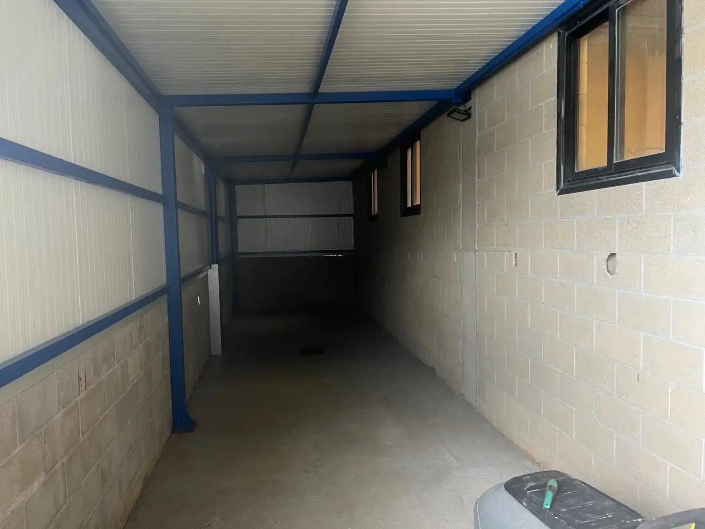 Nau industrial de lloguer en Ames amb Alarma