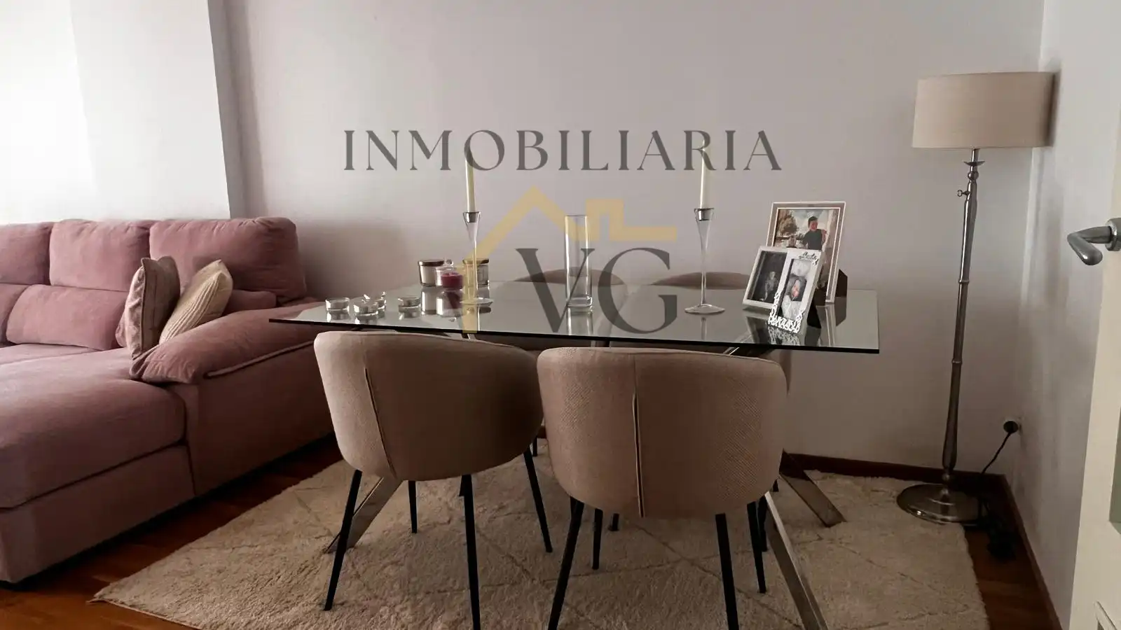 Living room of Flat for sale in Guillena  with Parquet flooring, Storage room and Swimming Pool