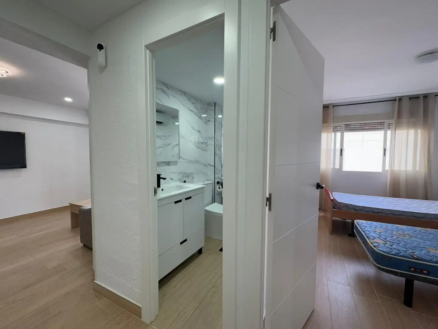 Baño de Piso en venta en Alicante / Alacant con Aire acondicionado
