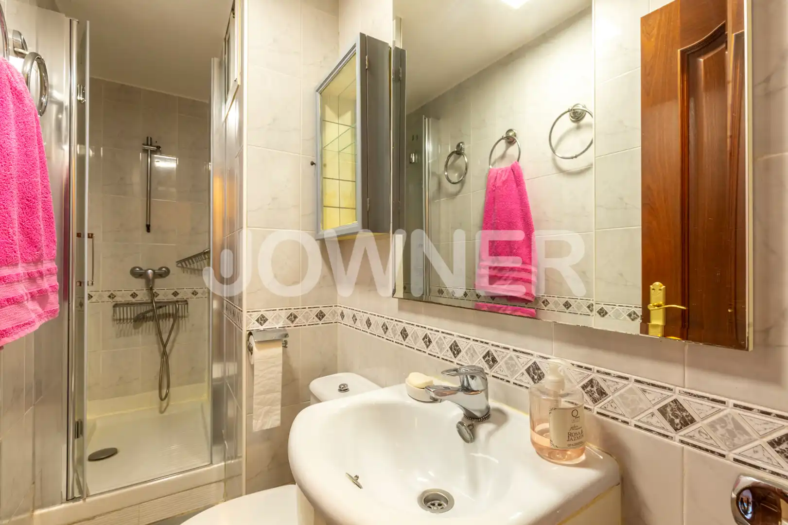 Bathroom of Flat for rent in Madrid  with Air Conditioner, Heating and Furnished