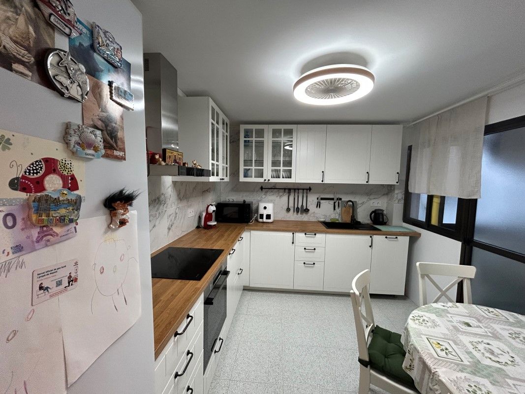 Cuina de Pis en venda en Gandia amb Aire condicionat, Moblat i Balcó