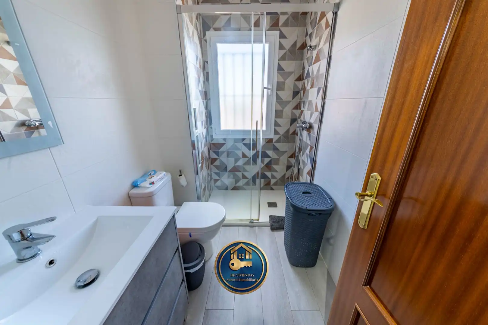 Baño de Ático en venta en Dos Hermanas con Aire acondicionado y Balcón
