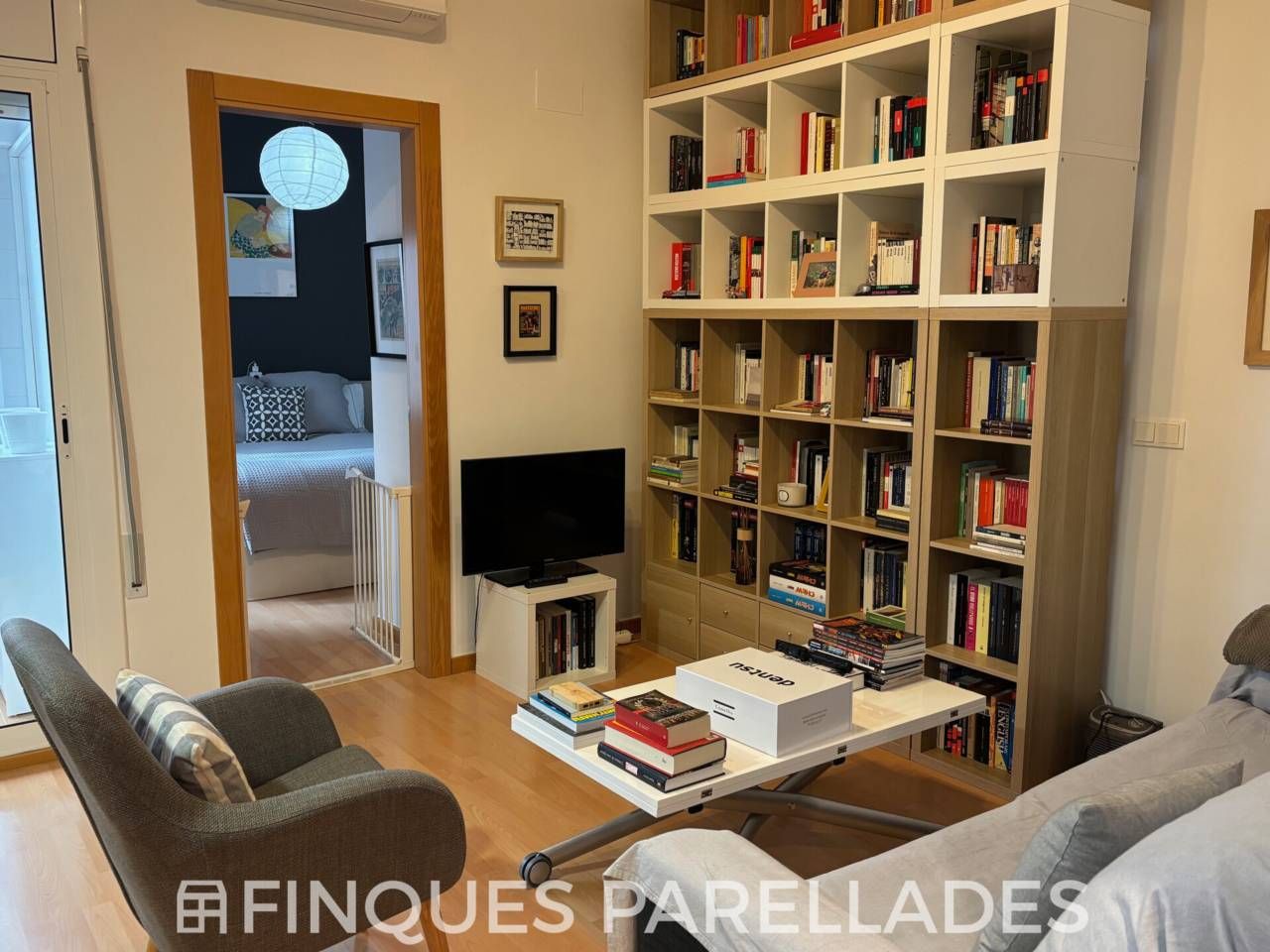 Living room of Flat for sale in Sitges  with Parquet flooring and Furnished