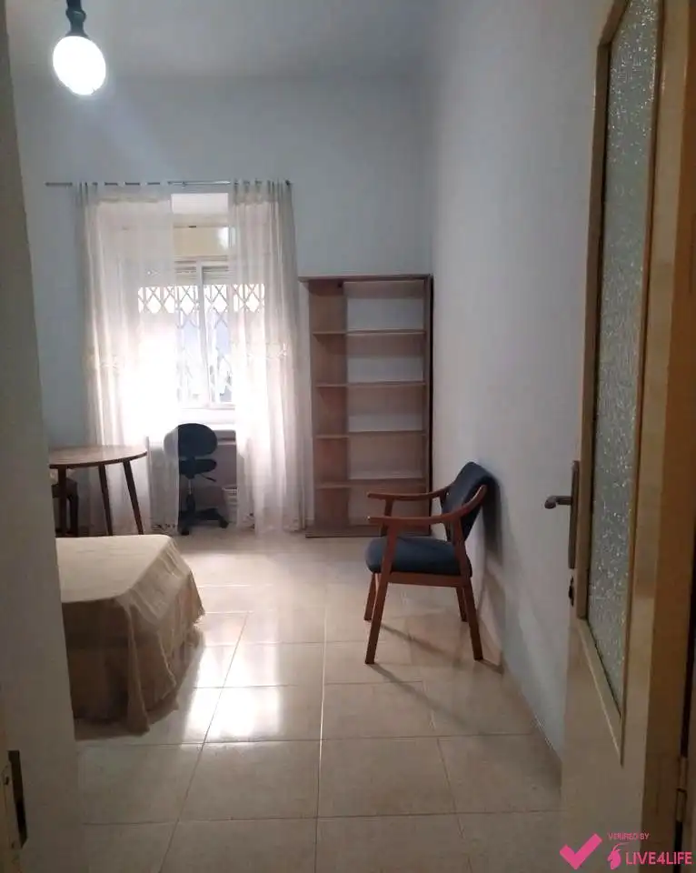 Habitación de Planta baja de alquiler en Granada con Amueblado