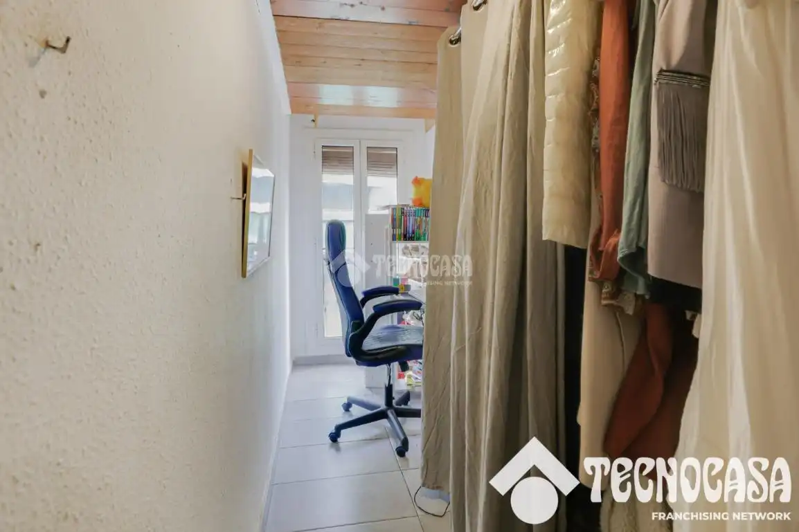 Wohnung zum Verkauf in Mataró mit Klimaanlage und Balkon