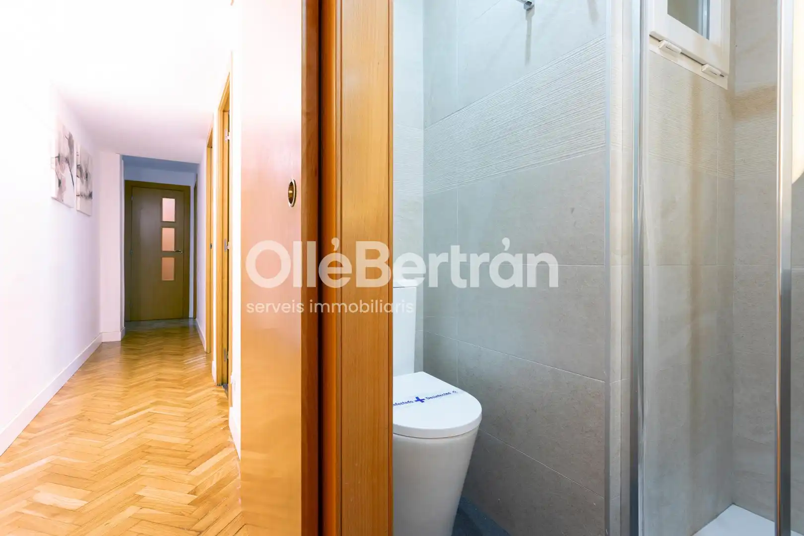 Baño de Piso en venta en Barcelona con Calefacción y Balcón