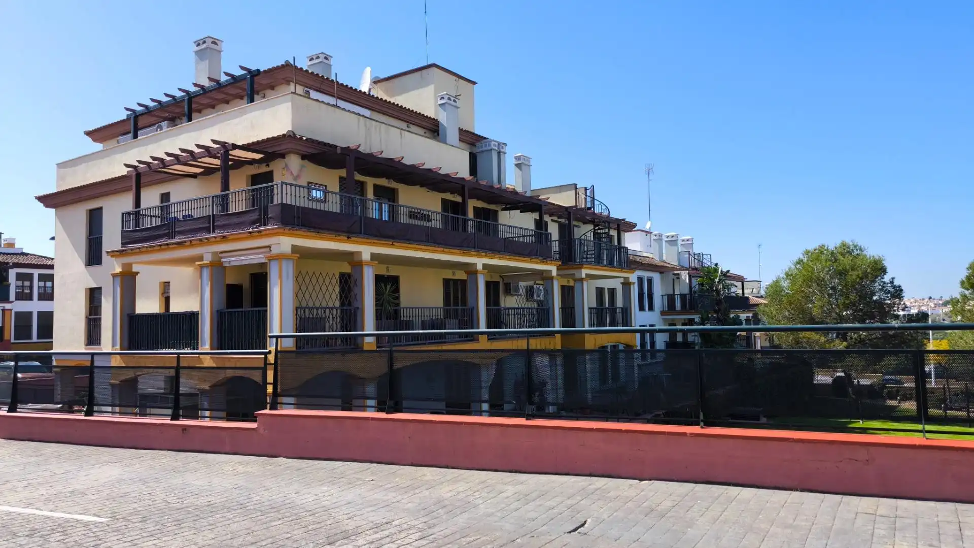 Außenansicht von Wohnungen zum Verkauf in Ayamonte mit Terrasse, Möbliert und Gemeinschaftspool