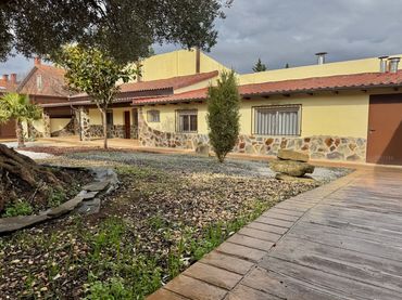 Maison avec piscine à vendre à Calle Cosme García 14