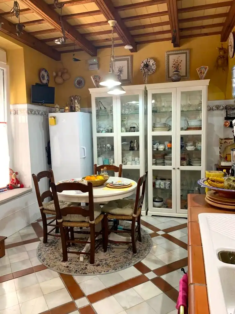 Cuina de Casa o xalet en venda en El Puerto de Santa María amb Aire condicionat i Jardí privat