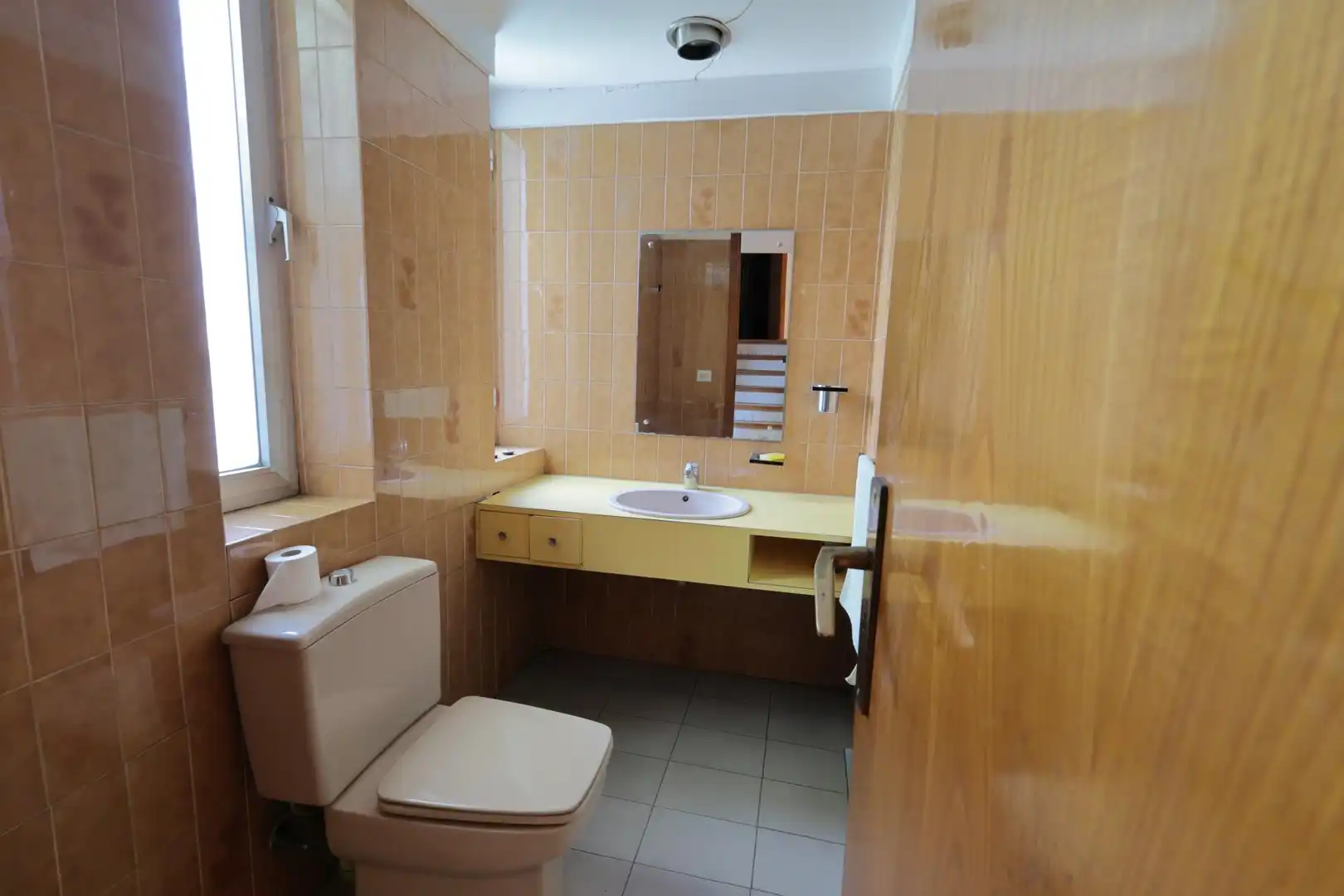 Baño de Casa adosada en venta en O Barco de Valdeorras   con Calefacción, Piscina y Balcón