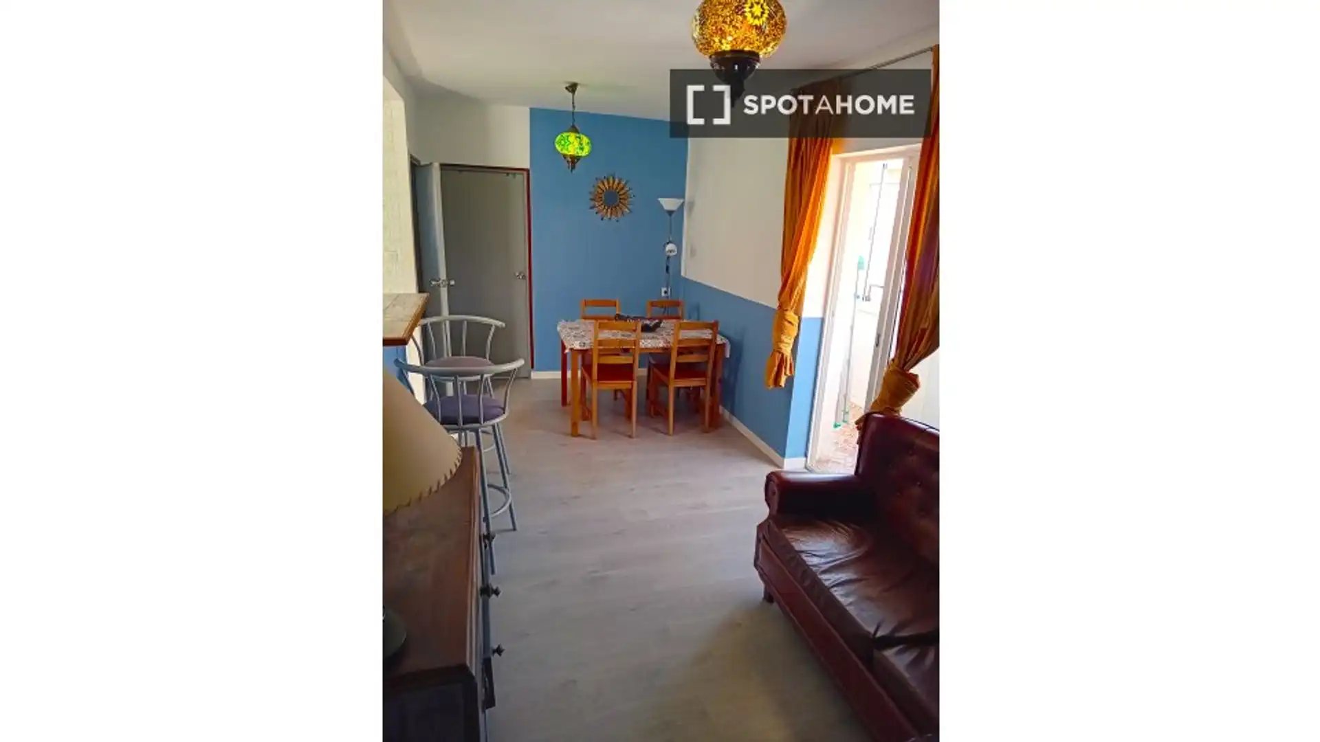 Vista exterior de Piso de alquiler en  Madrid Capital con Aire acondicionado, Calefacción y Amueblado