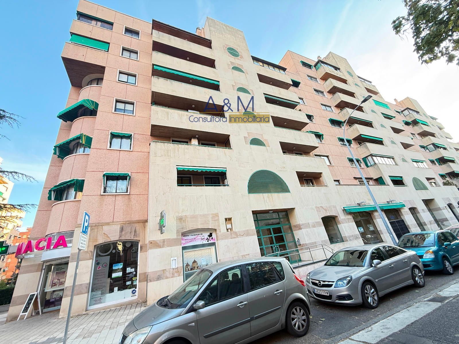Exterior view of Flat for sale in Valladolid Capital  with Heating, Storage room and Swimming Pool