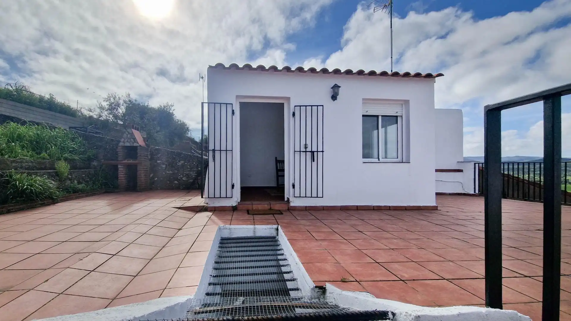 Vista exterior de Casa o chalet en venta en Nogales con Calefacción, Jardín privado y Terraza