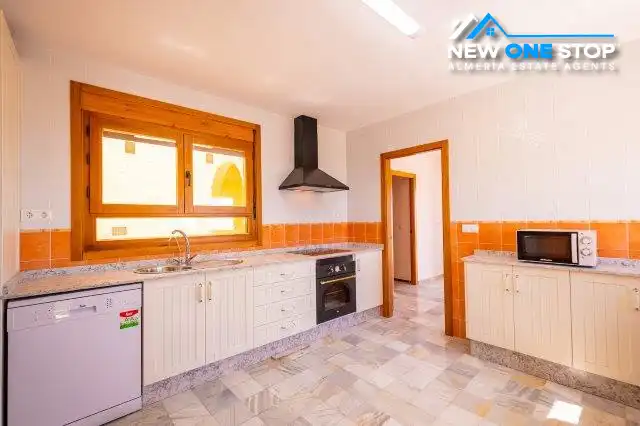 Detached house with terrace for sale in Calle UA-6 27, imagen 10