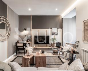 Sala d'estar de Apartament de lloguer en  Madrid Capital amb Aire condicionat, Calefacció i Moblat