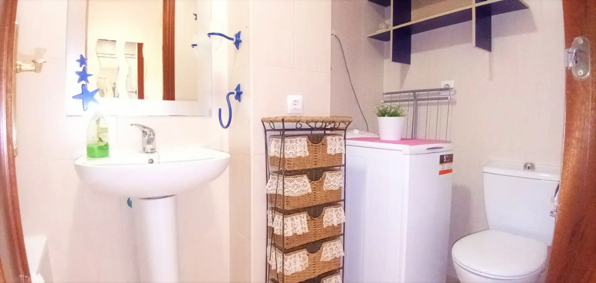 Badezimmer von Wohnung zum Verkauf in Camas mit Klimaanlage, Möbliert und Waschmaschine
