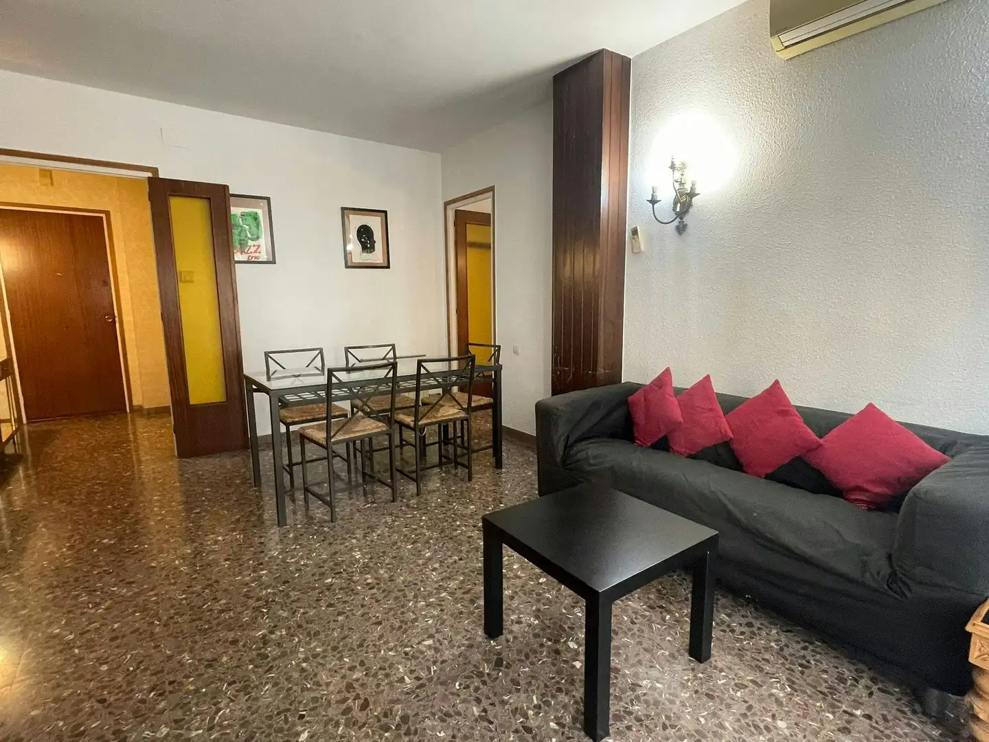 Sala d'estar de Pis per a compartir en Barcelona amb Aire condicionat, Calefacció i Moblat