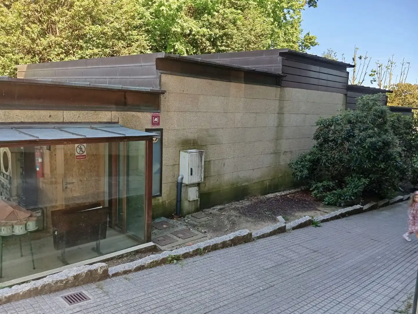 Exterior view of Commercial properties for rent in Cambre   with Furnished