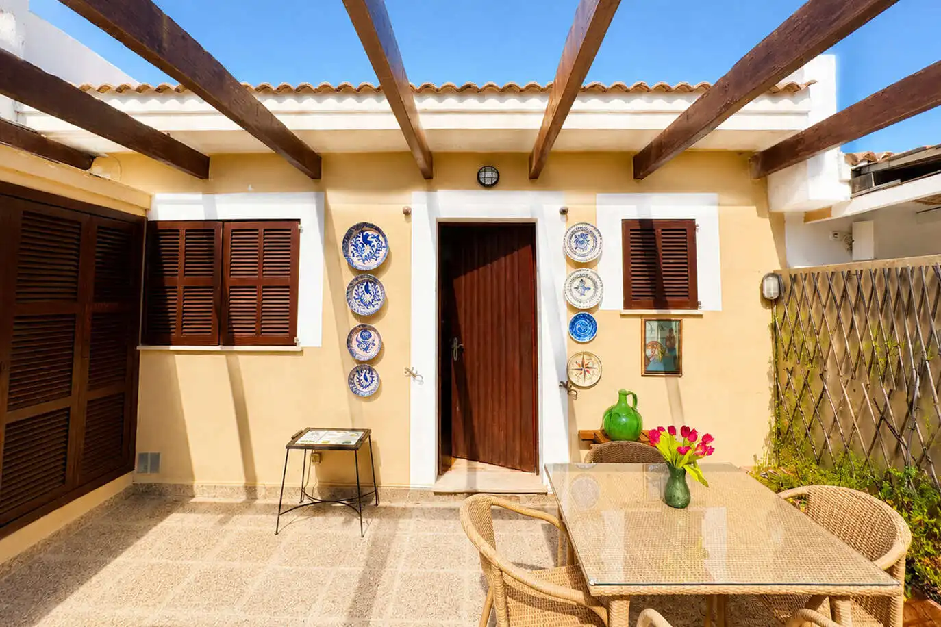 Terrasse von Einfamilien-Reihenhaus zur Miete in Capdepera mit Terrasse und Möbliert