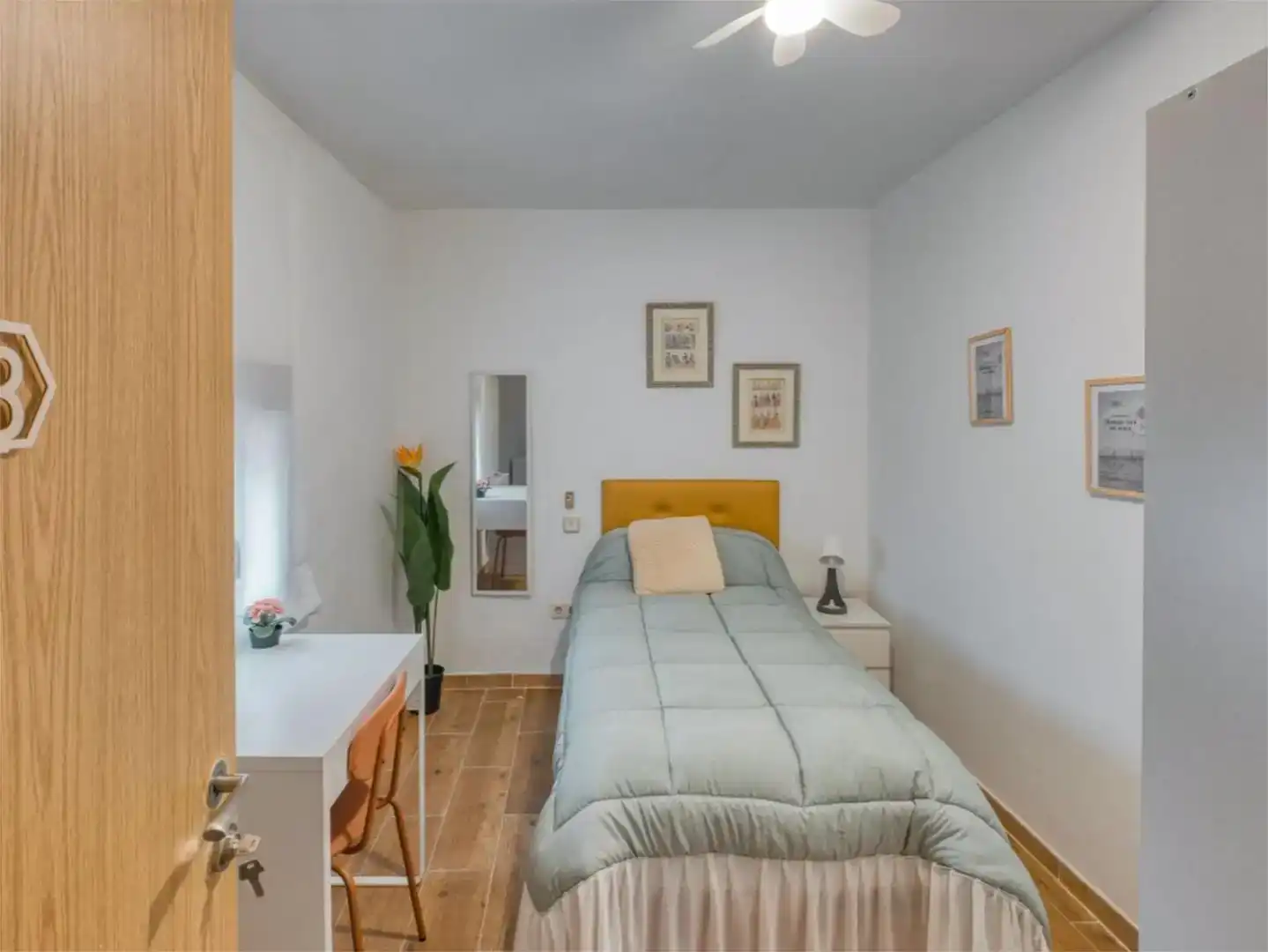 Bedroom of Study for rent in Estremera  with Air Conditioner, Furnished and Balcony