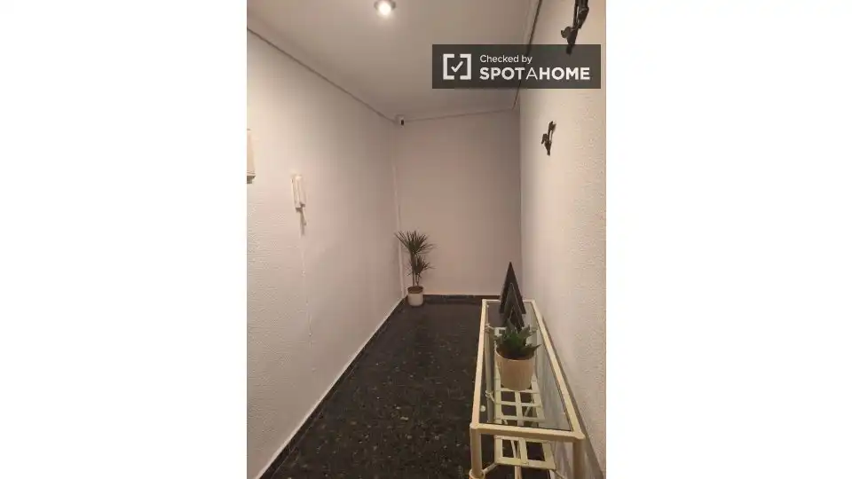 Flat for rent in Moncada  with Air Conditioner, Heating and Furnished