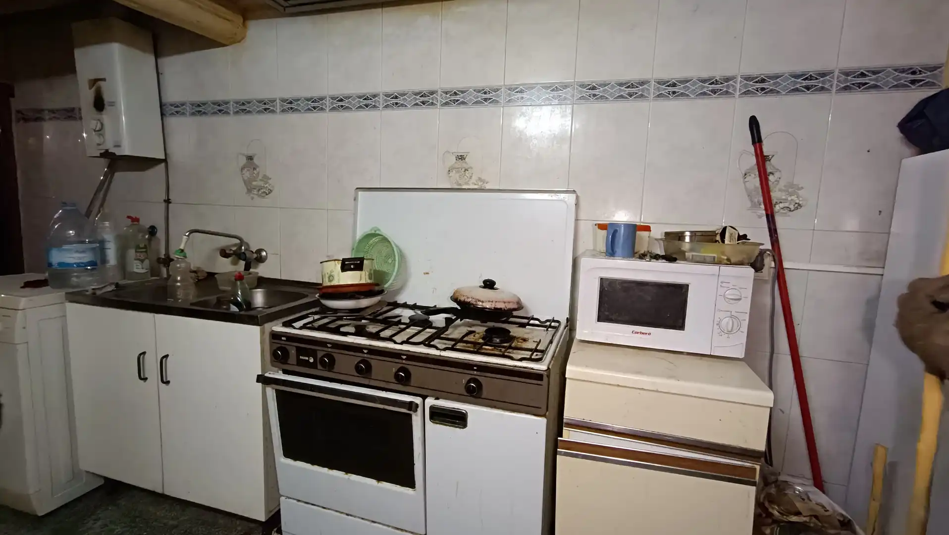 Cuina de Finca rústica en venda en Espino de la Orbada amb Moblat