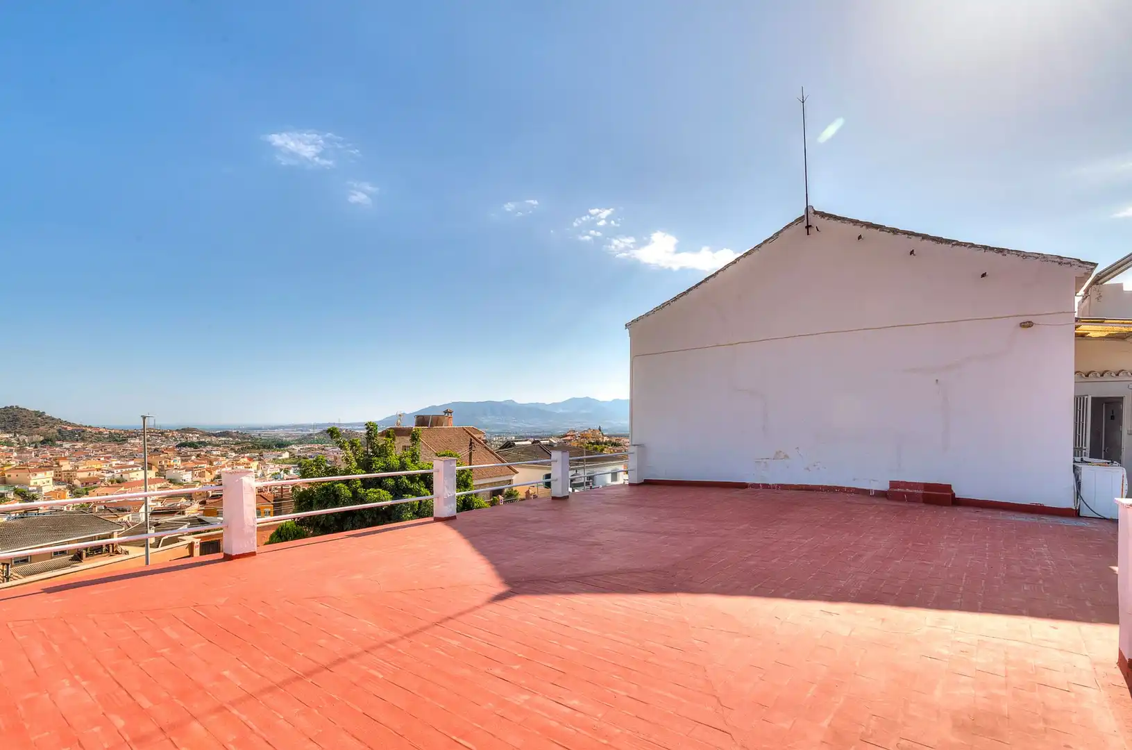 Vista exterior de Edifici en venda en Málaga