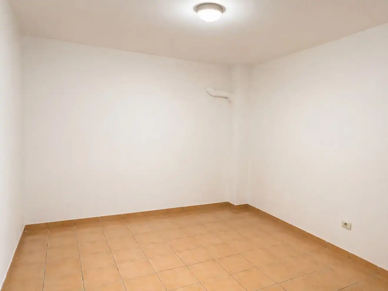 Flat for sale in Adeje  with Air Conditioner, Private garden and Storage room