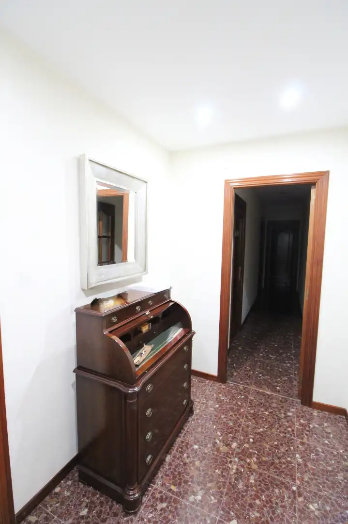Piso en venta en L'Hospitalet de Llobregat con Aire acondicionado, Calefacción y Amueblado