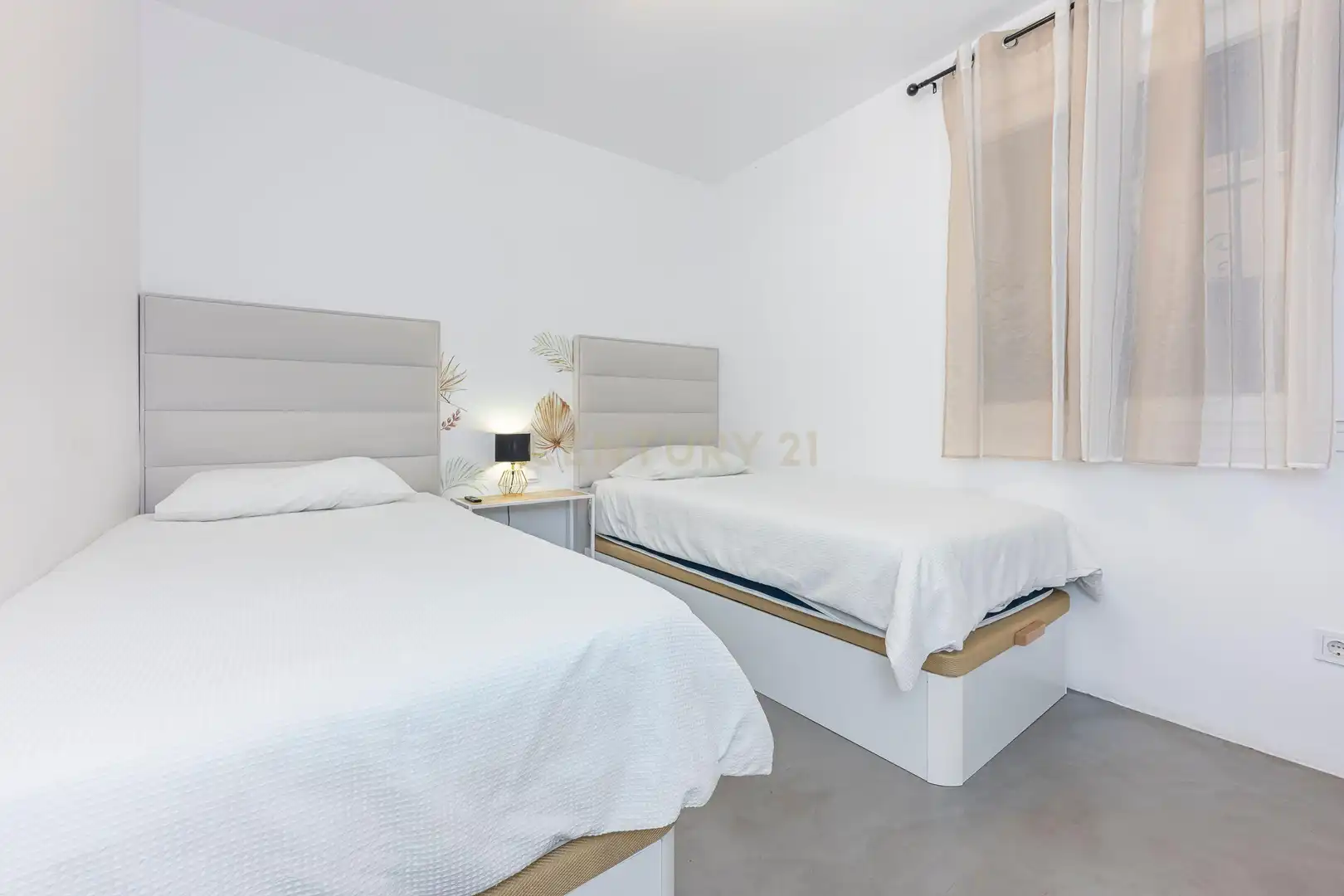 Habitación de Apartamento en venta en Marbella con Aire acondicionado, Trastero y Piscina