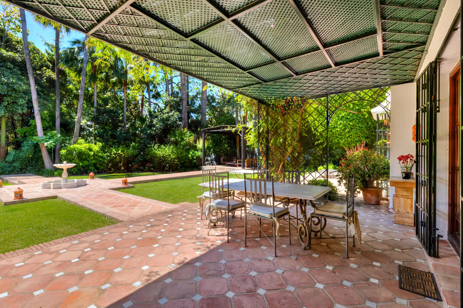 Terrasse von Haus oder Chalet zur Miete in Marbella mit Klimaanlage, Privatgarten und Terrasse