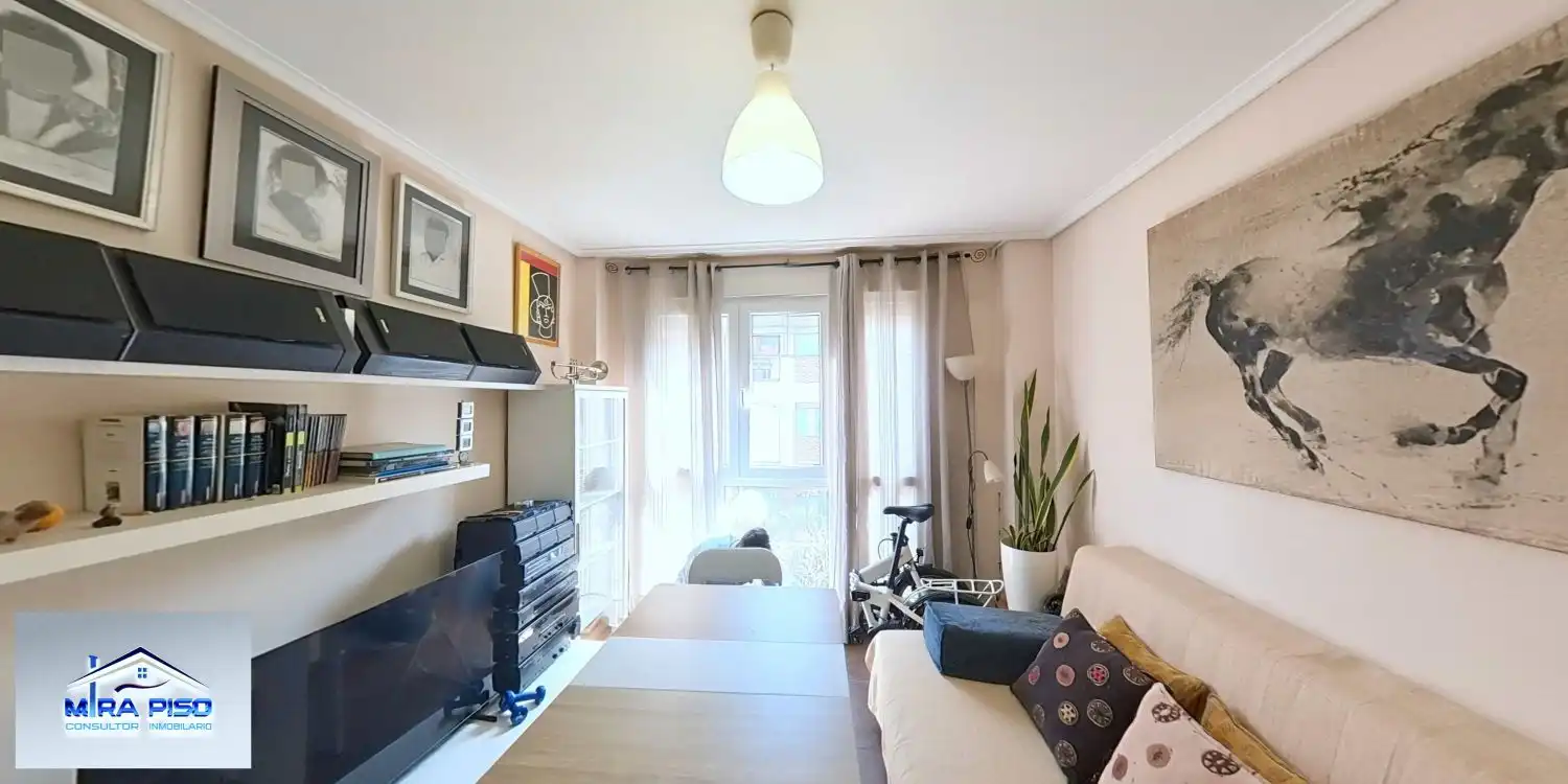 Sala d'estar de Apartament en venda en Ramales de la Victoria amb Calefacció