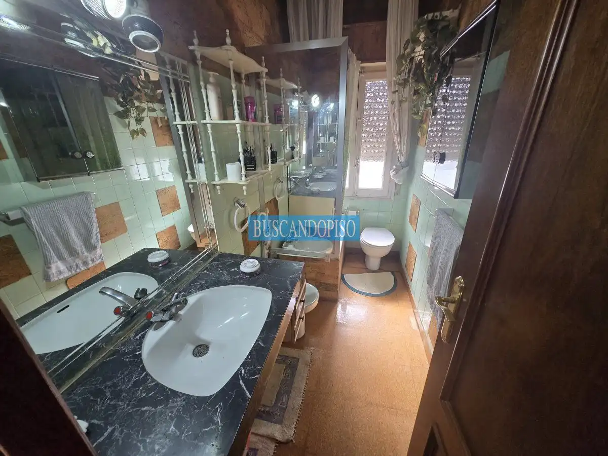 Badezimmer von Wohnung zum Verkauf in  Logroño mit Heizung, Terrasse und Abstellraum