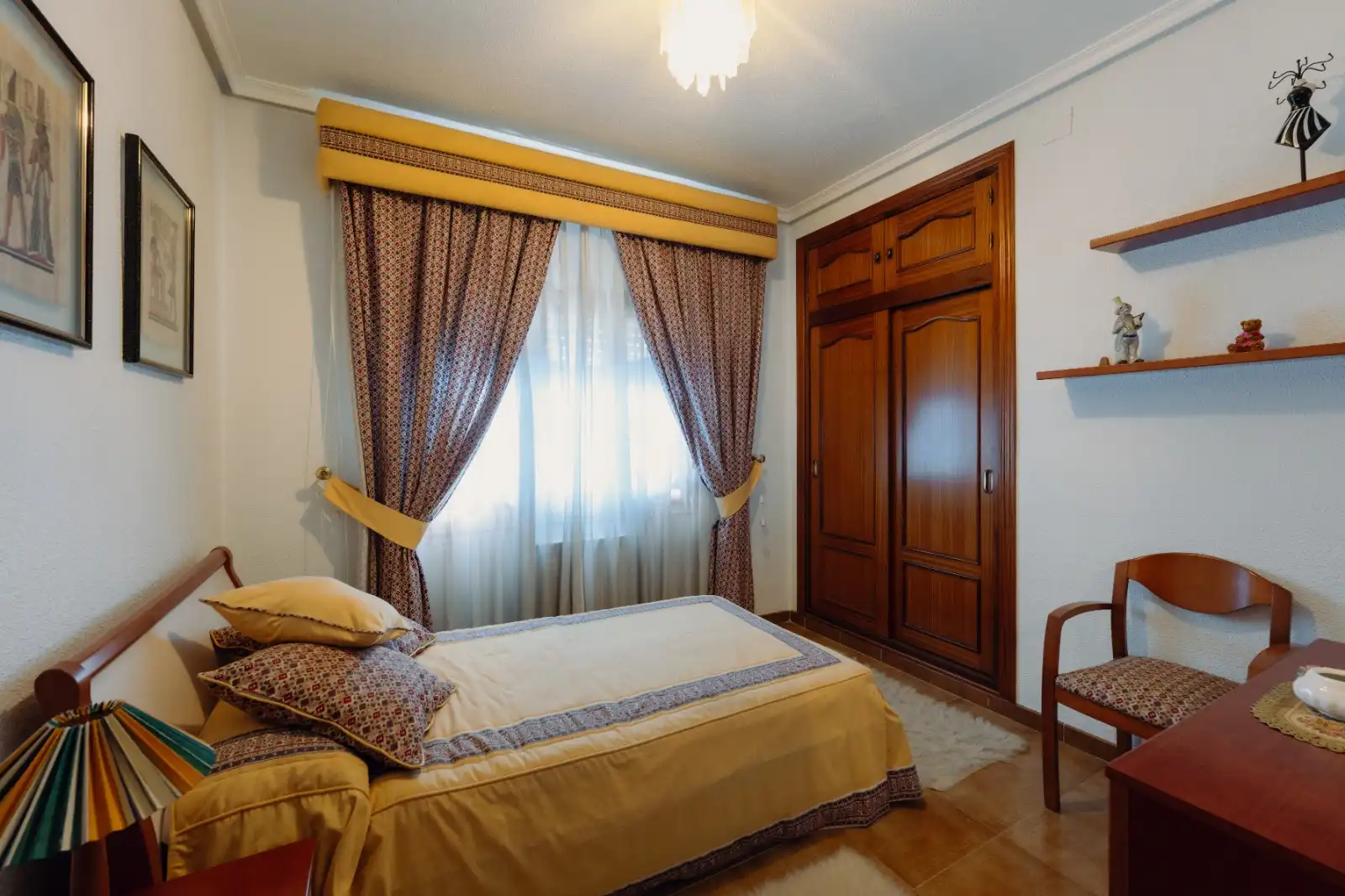 Bedroom of Houses for sale in Recas  with Air Conditioner, Heating and Private garden