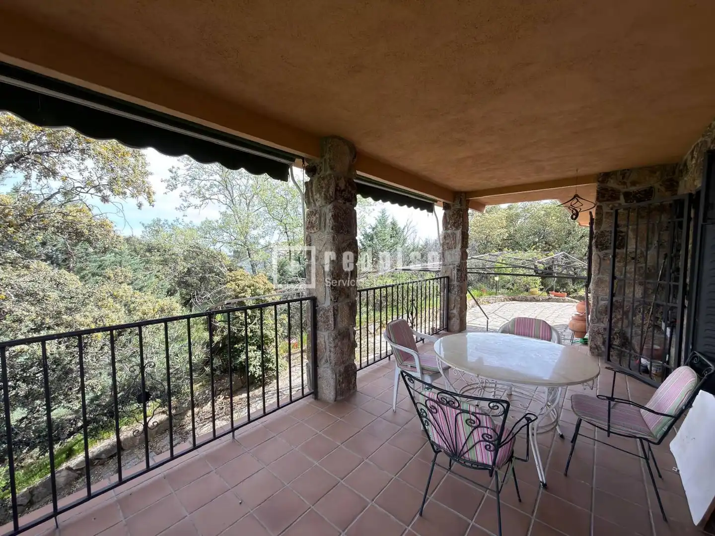 Terrassa de Casa o xalet en venda en Valdemorillo amb Calefacció, Jardí privat i Terrassa