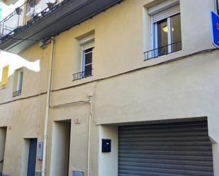 Vista exterior de Apartament en venda en Montagut i Oix amb Jardí privat i Terrassa