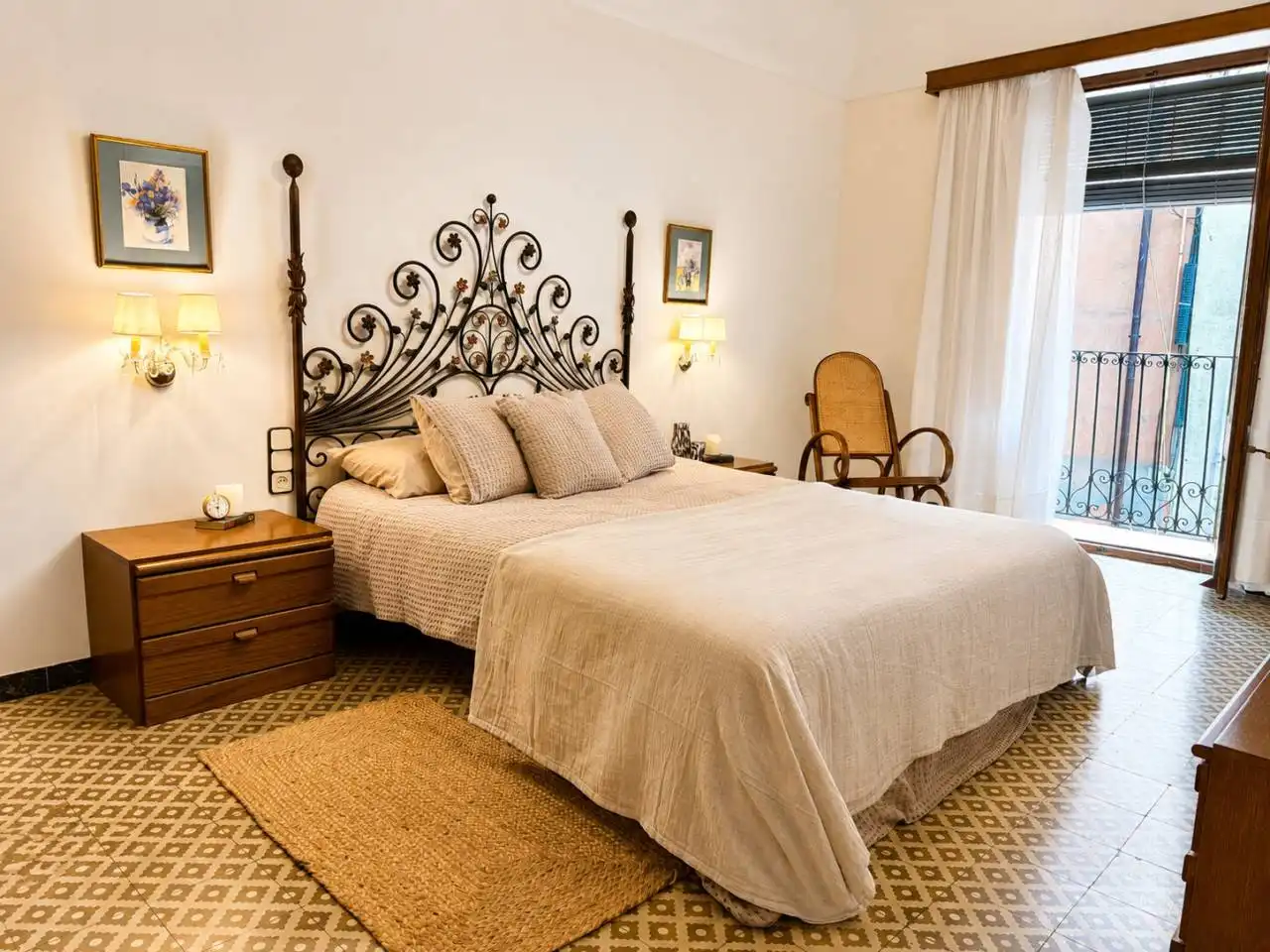 Dormitori de Casa o xalet en venda en Tortellà amb Jardí privat i Moblat