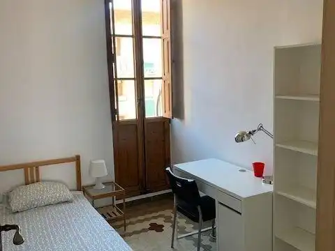 Habitación de Piso de alquiler en Valencia con Aire acondicionado, Amueblado y Balcón