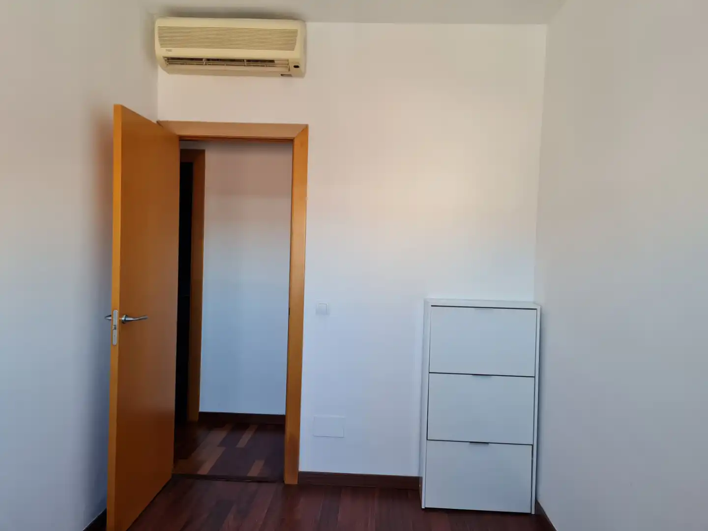 Bedroom of Attic for rent in Girona  with Air Conditioner, Heating and Parquet flooring