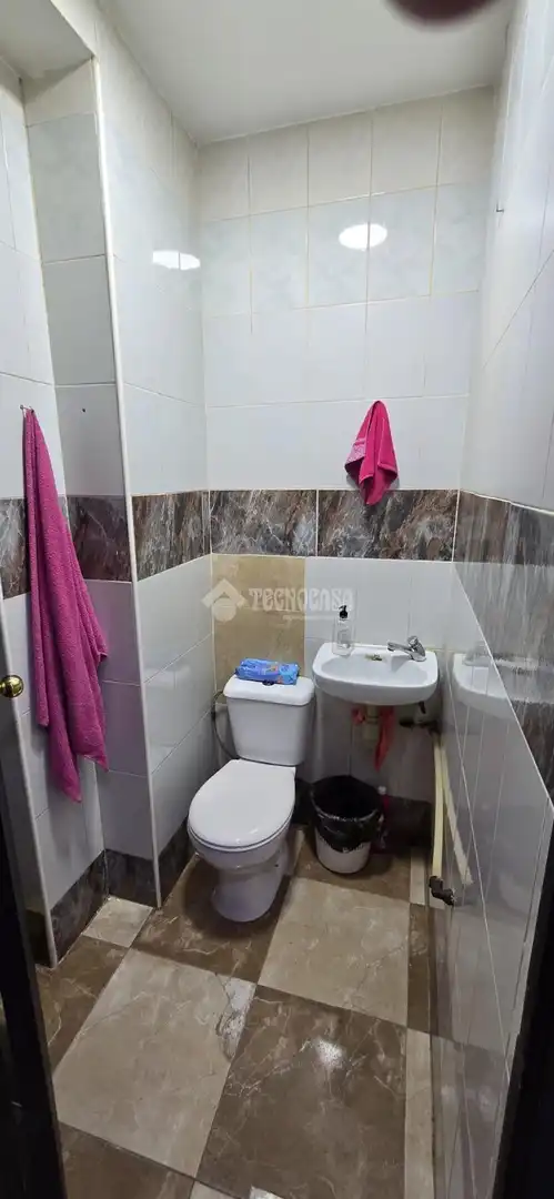 Baño de Local en venta en Sevilla con Aire acondicionado y Internet