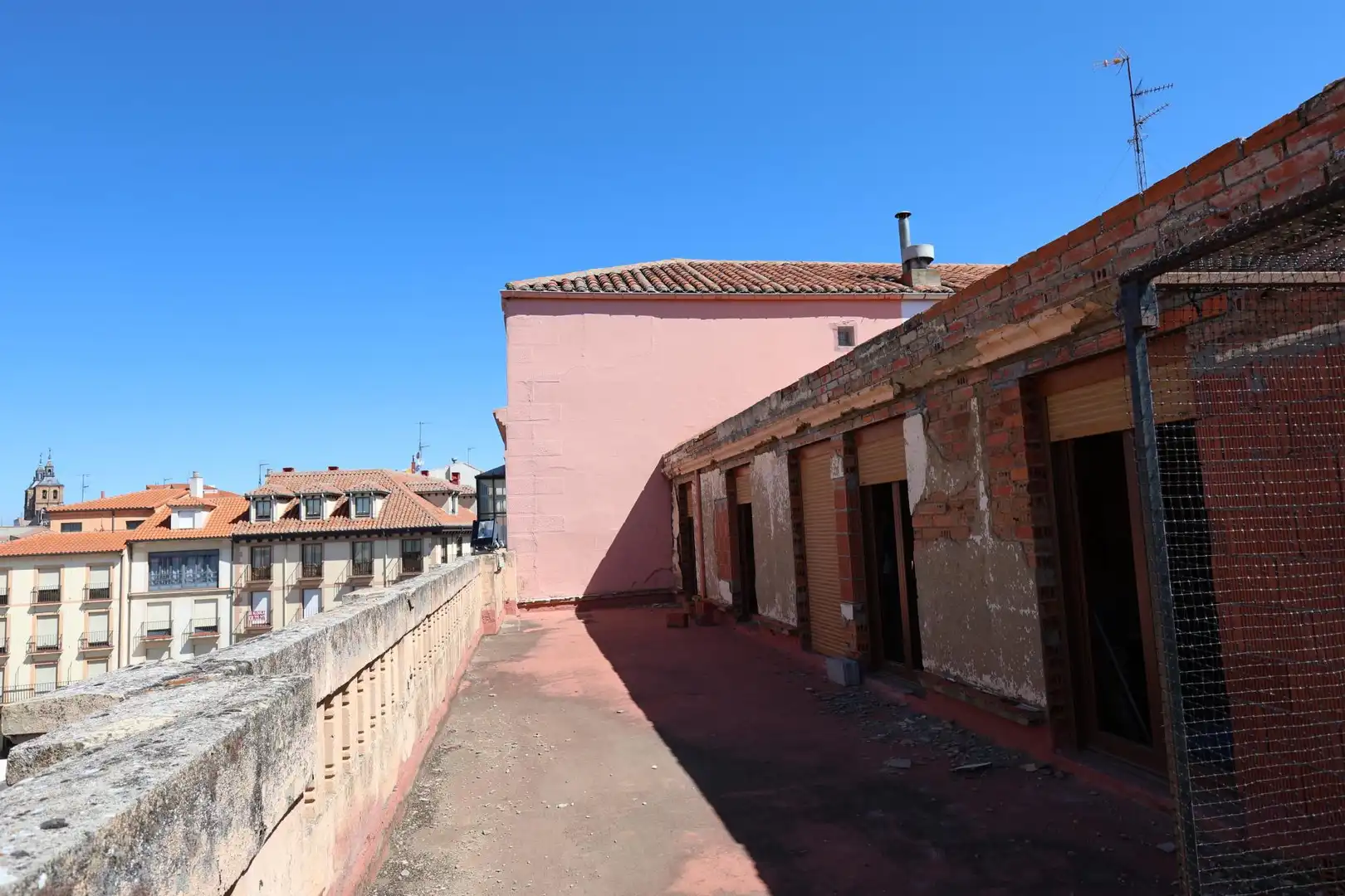 Vista exterior de Àtic en venda en Astorga amb Balcó