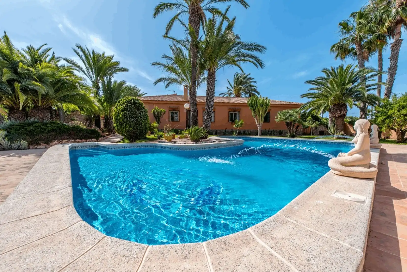 Villa avec piscine à vendre à Calle Calle Huelma, imagen 2