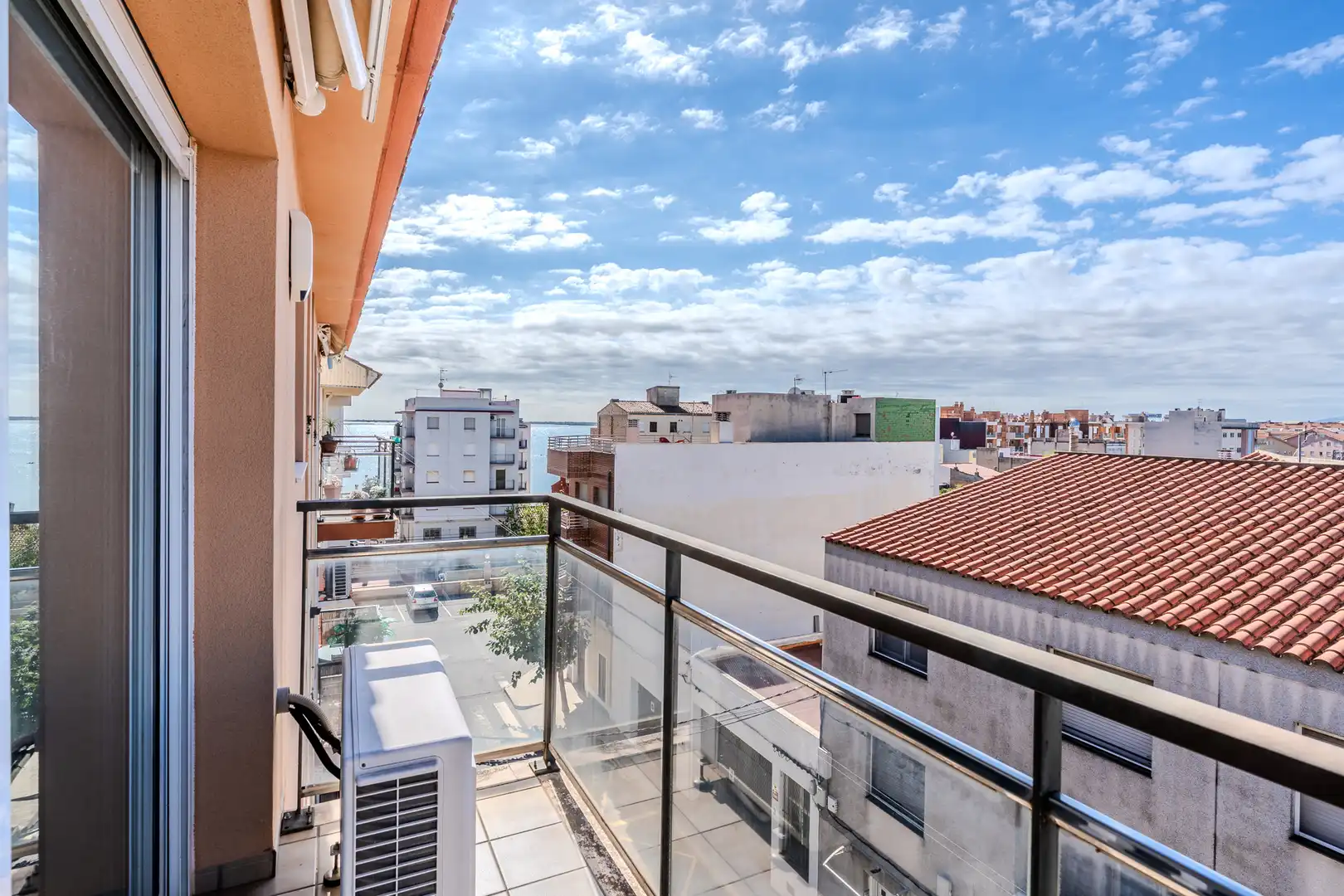 Vista exterior de Dúplex en venta en L'Ampolla con Aire acondicionado, Calefacción y Terraza